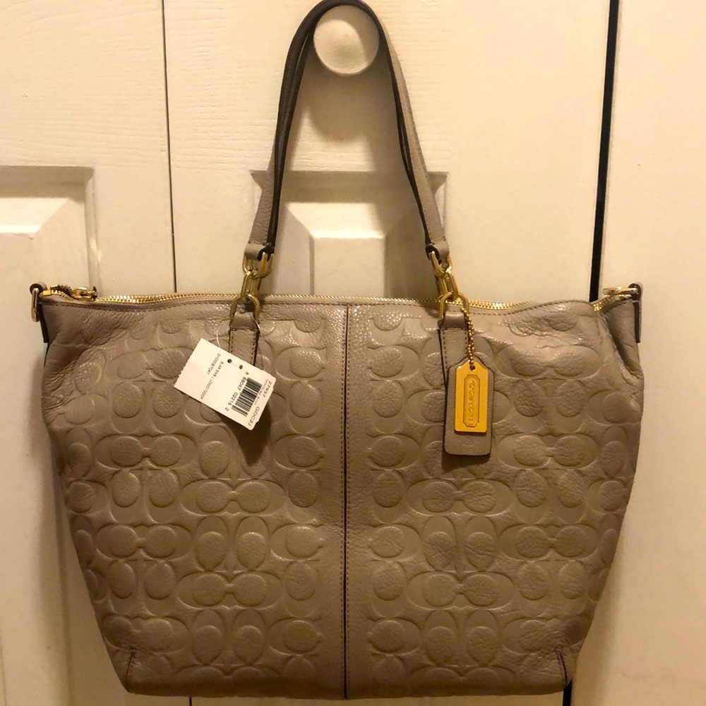 NWT COACH Bleecker Embossed Logo Leather Cooper